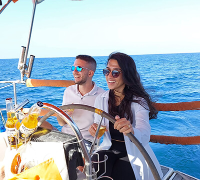 Аренда яхты для пары - прогулка на закате в израиле